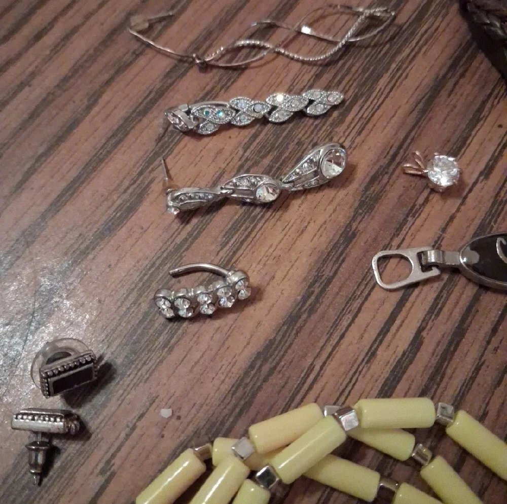 Fashion Jewelry 18 Piece Miscellaneous Lot